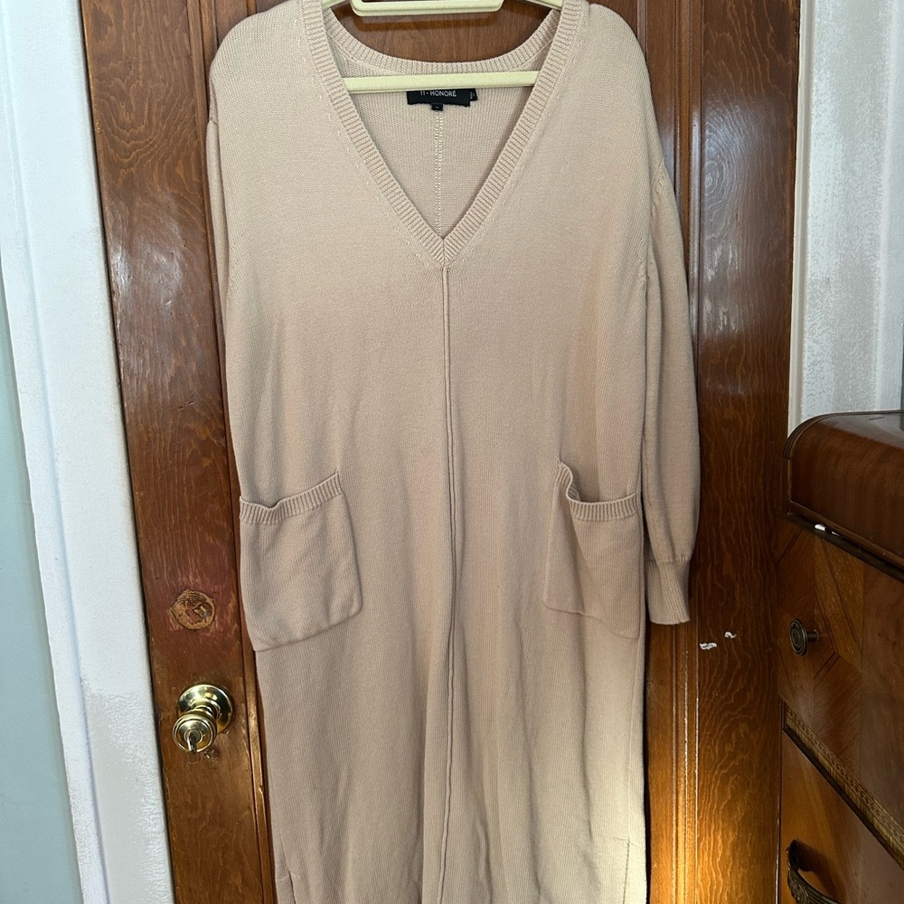 11 Honore V-Neck Sweater Dress